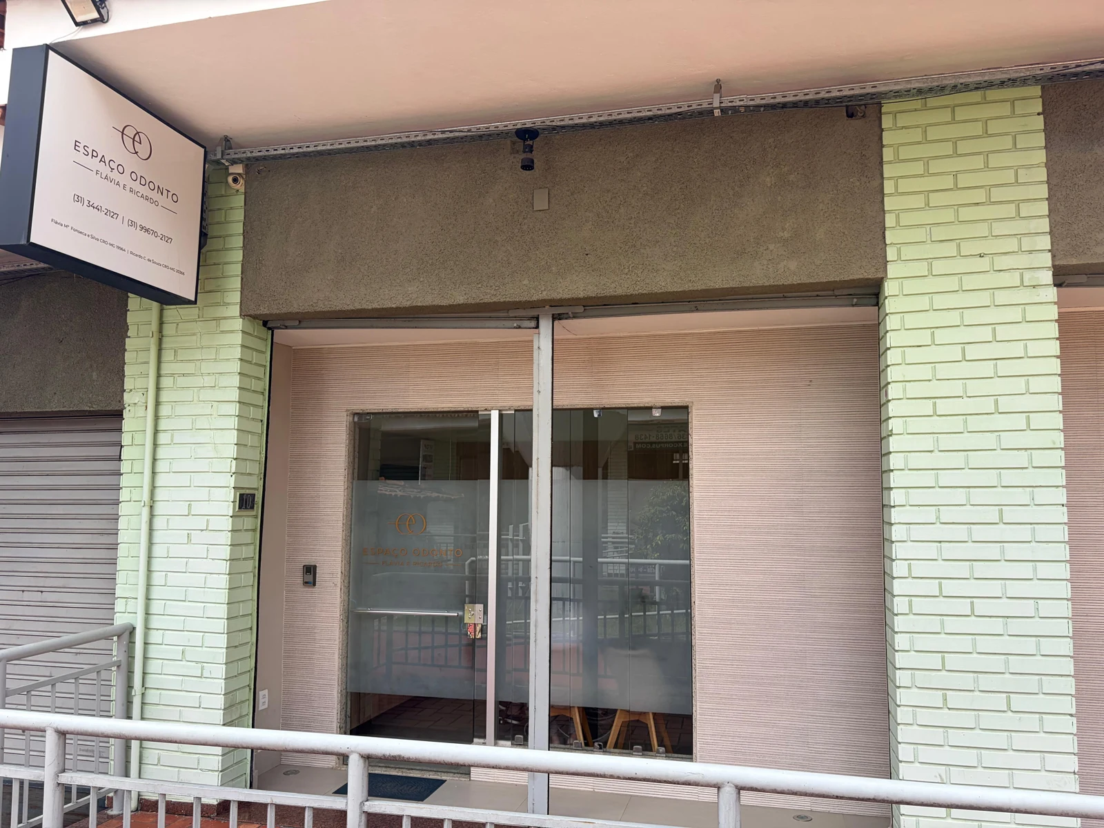 Entrada da clínica no Jaraguá Center